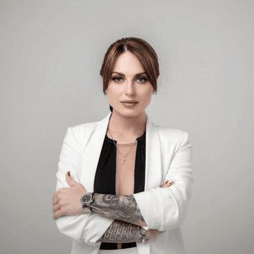 Ксения Устименко